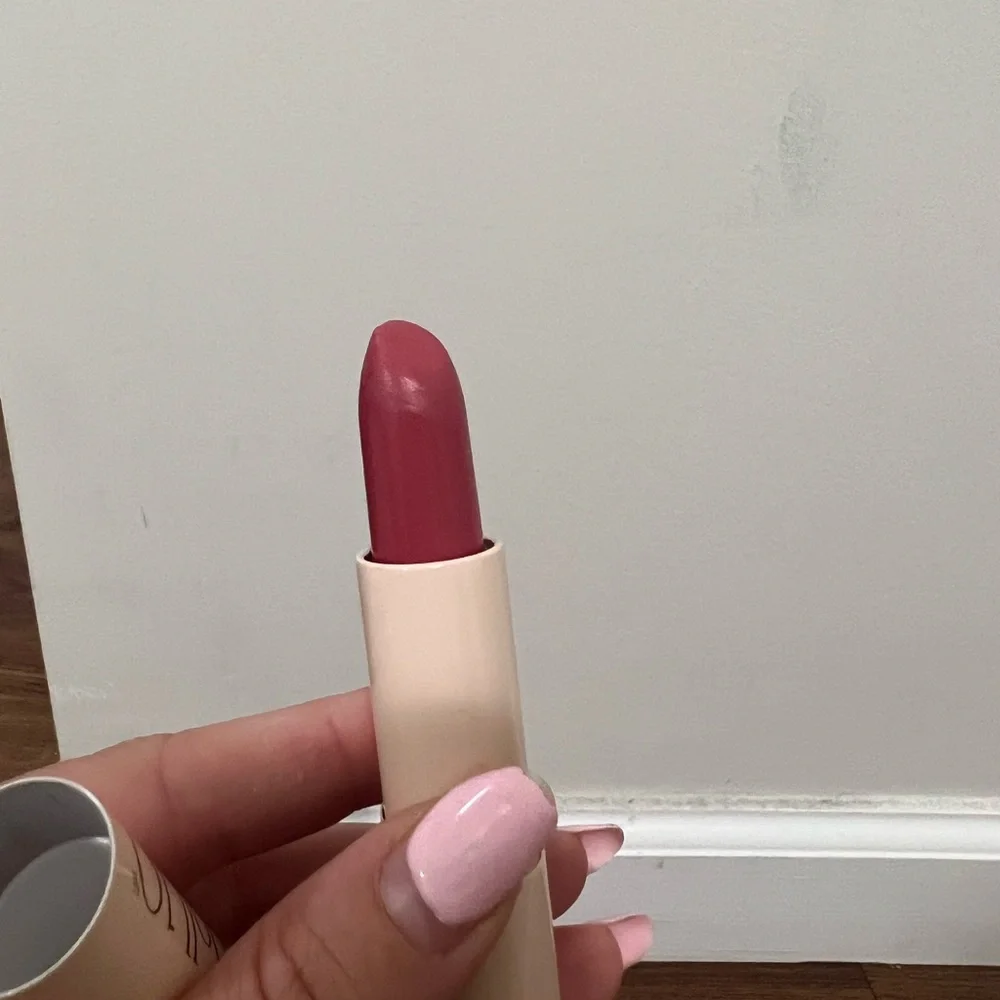 Doll 10 Bombshell Lipstick